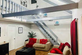 Comtemporary, Confortable, Well Appointed Home.